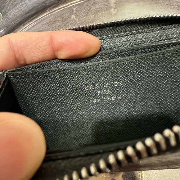 LV Taiga zip coin purse - Picture 10 of 16